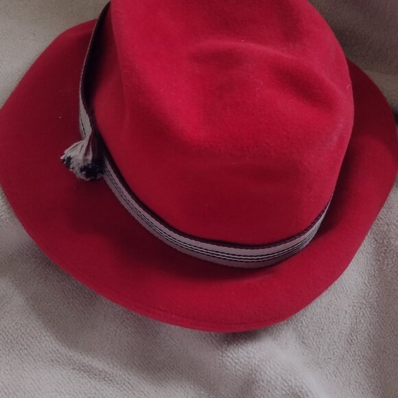 Burberry x Patricia Hartwood Womens Red and Beige Fedora Hat (New with Tags)